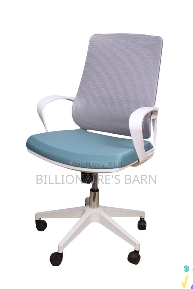 Office Chair; White Mesh Executive Mesh Chair. - main view