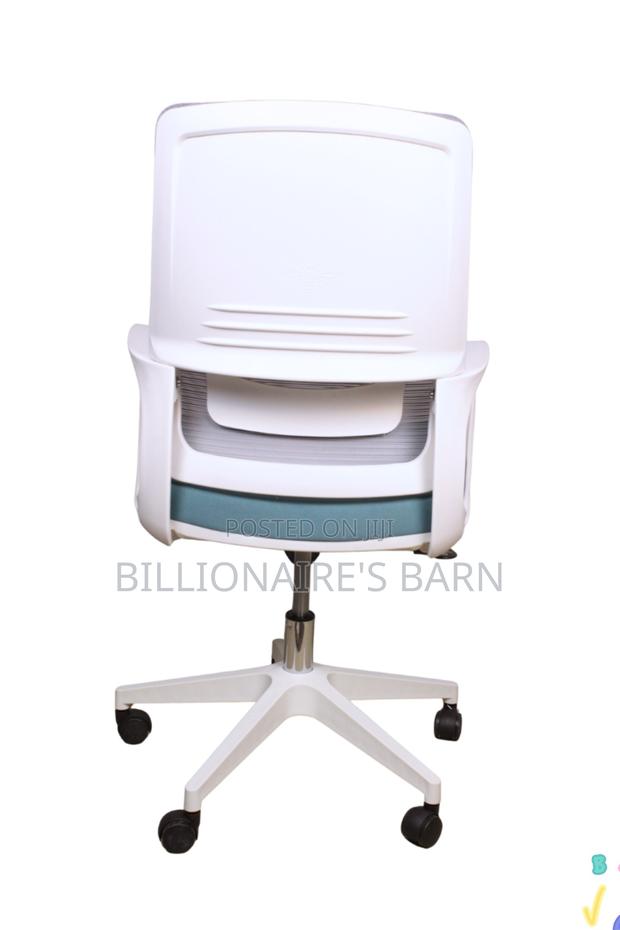 Office Chair; White Mesh Executive Mesh Chair. - thumbnail 3