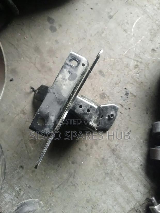 Ractis Gear Box Mounting - thumbnail 3