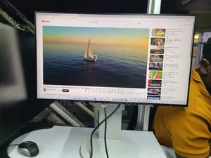Hp Z24f 24 Inches Edge to Edge Monitor