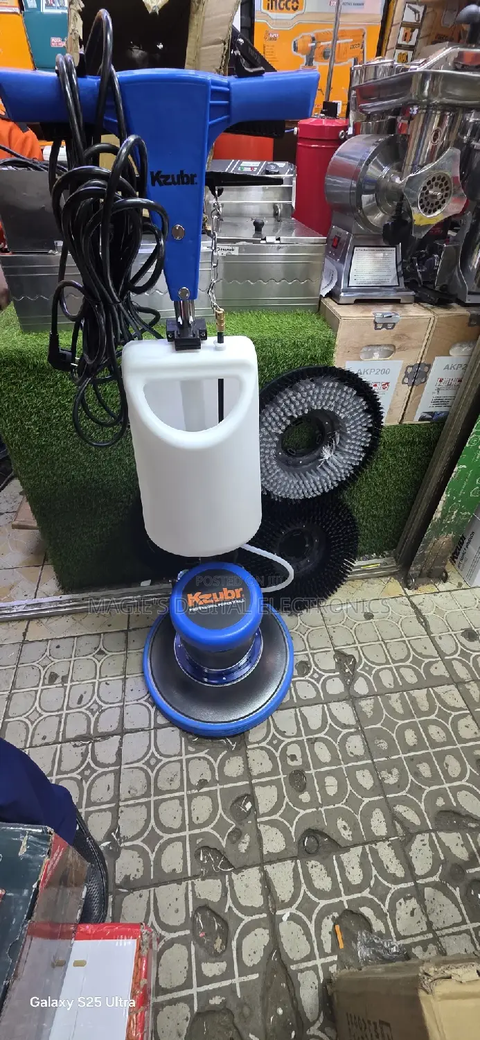 Highly Available 1100w Kzubr Floor Scrubber With 3 Brushes