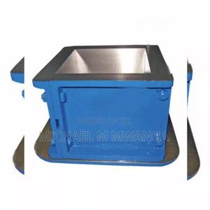 Iron Concrete Cube Mould - thumbnail 2