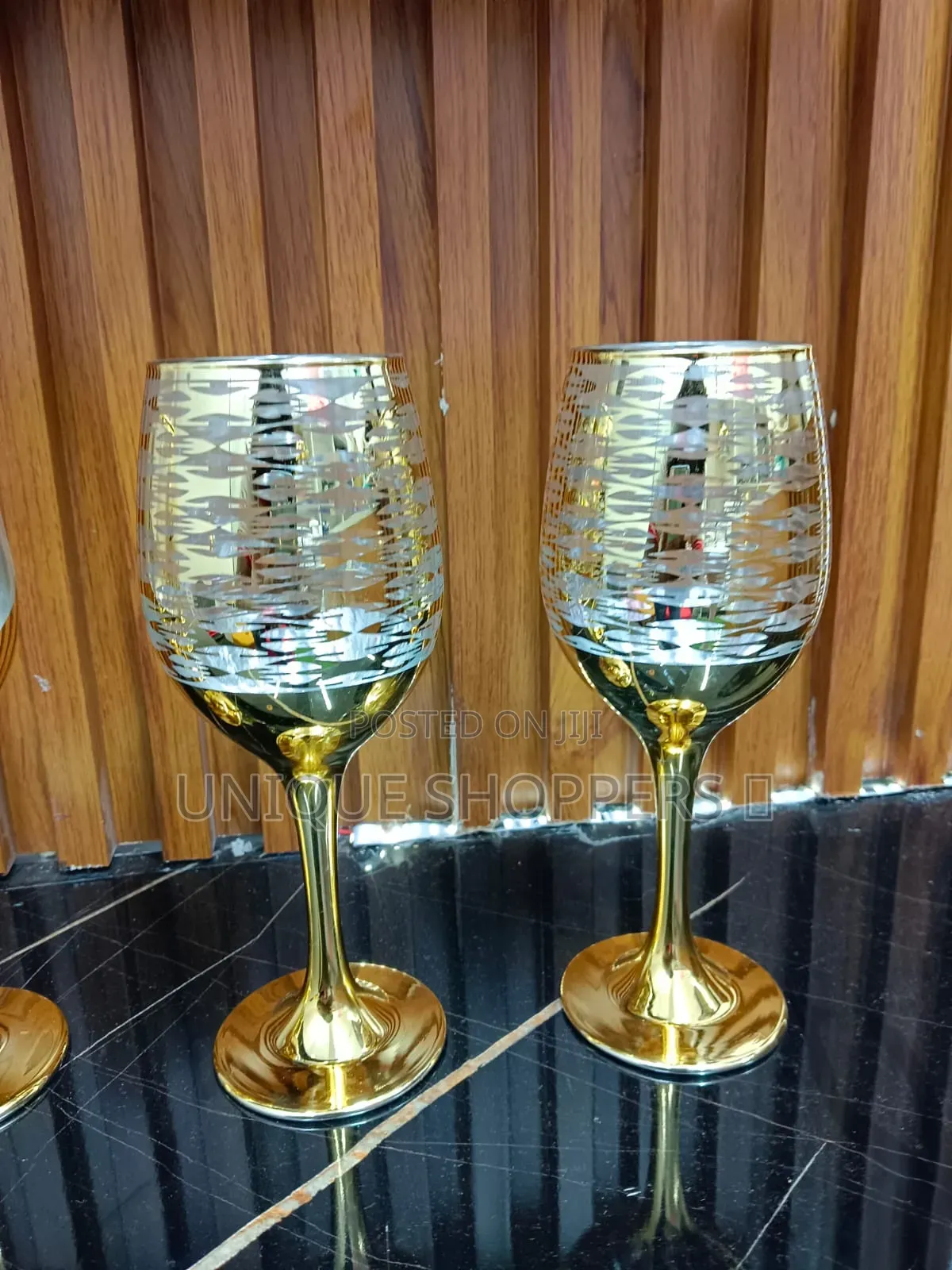 Quality Golden With Clear Design Wine Glasses Now Availabl