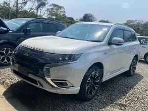 Mitsubishi Outlander 2018 White