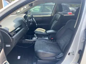 Mitsubishi Outlander 2018 White