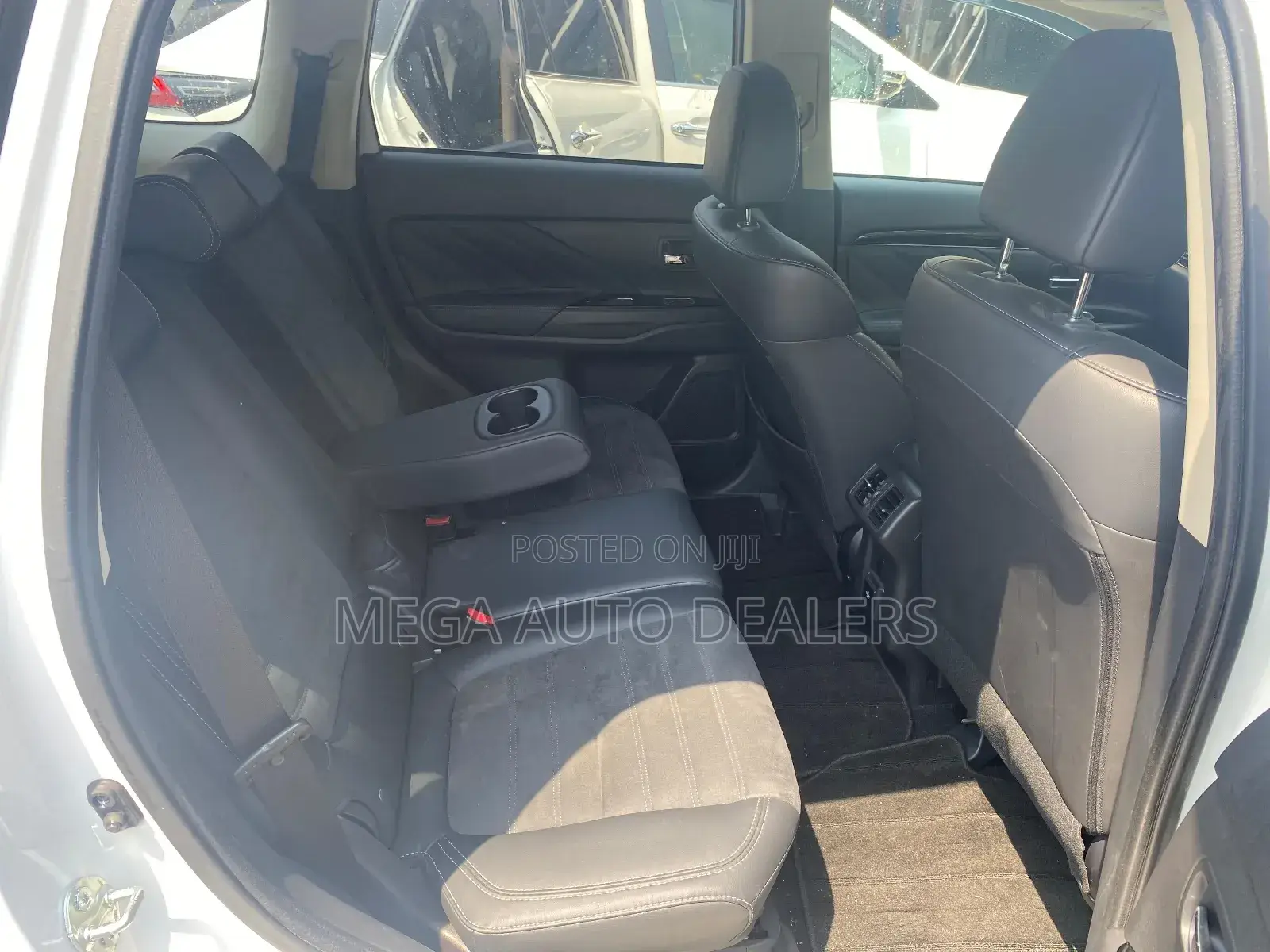 Mitsubishi Outlander 2018 White