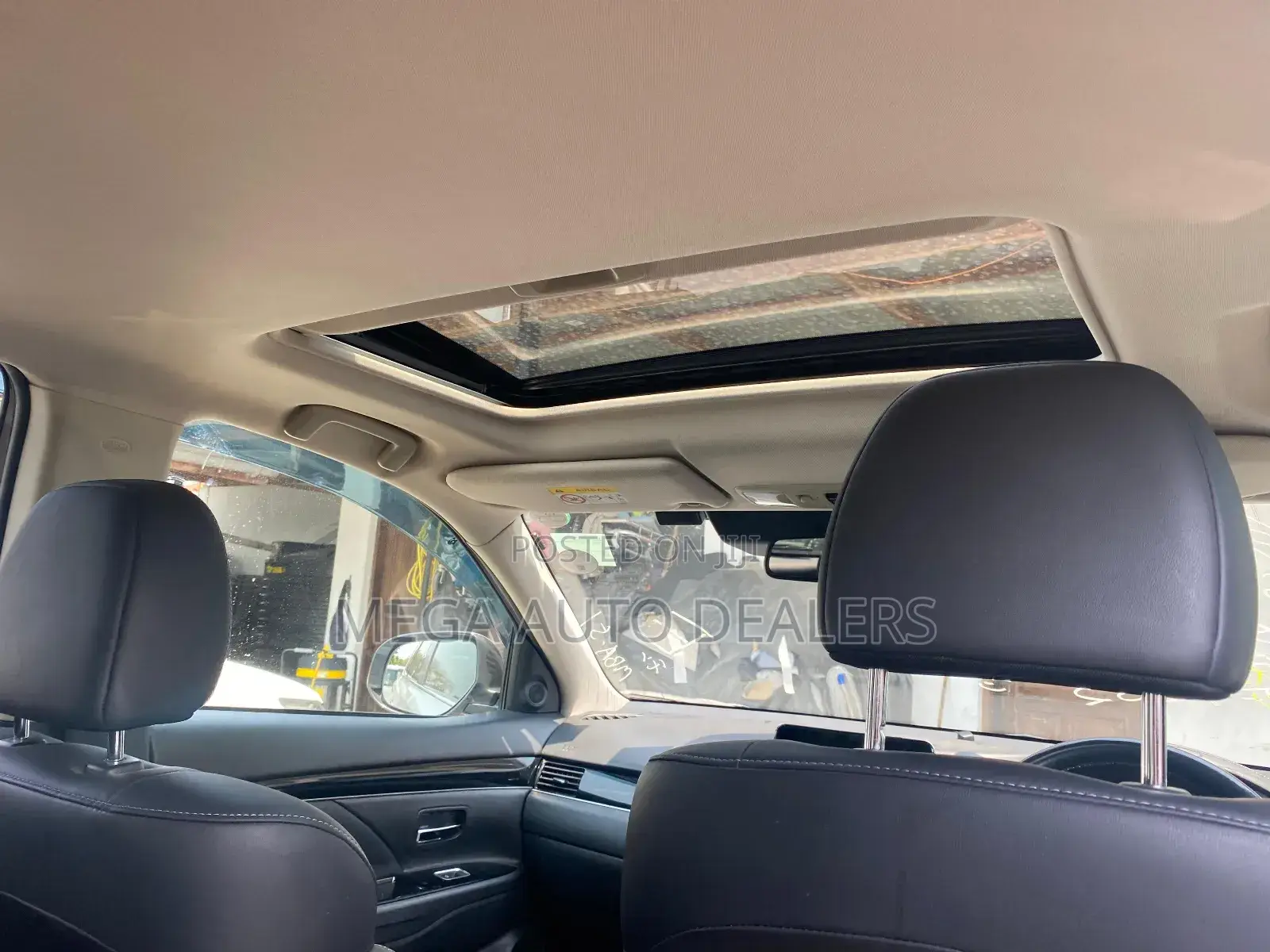 Mitsubishi Outlander 2018 White