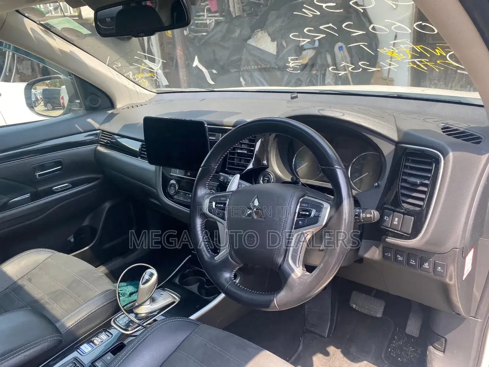 Mitsubishi Outlander 2018 White