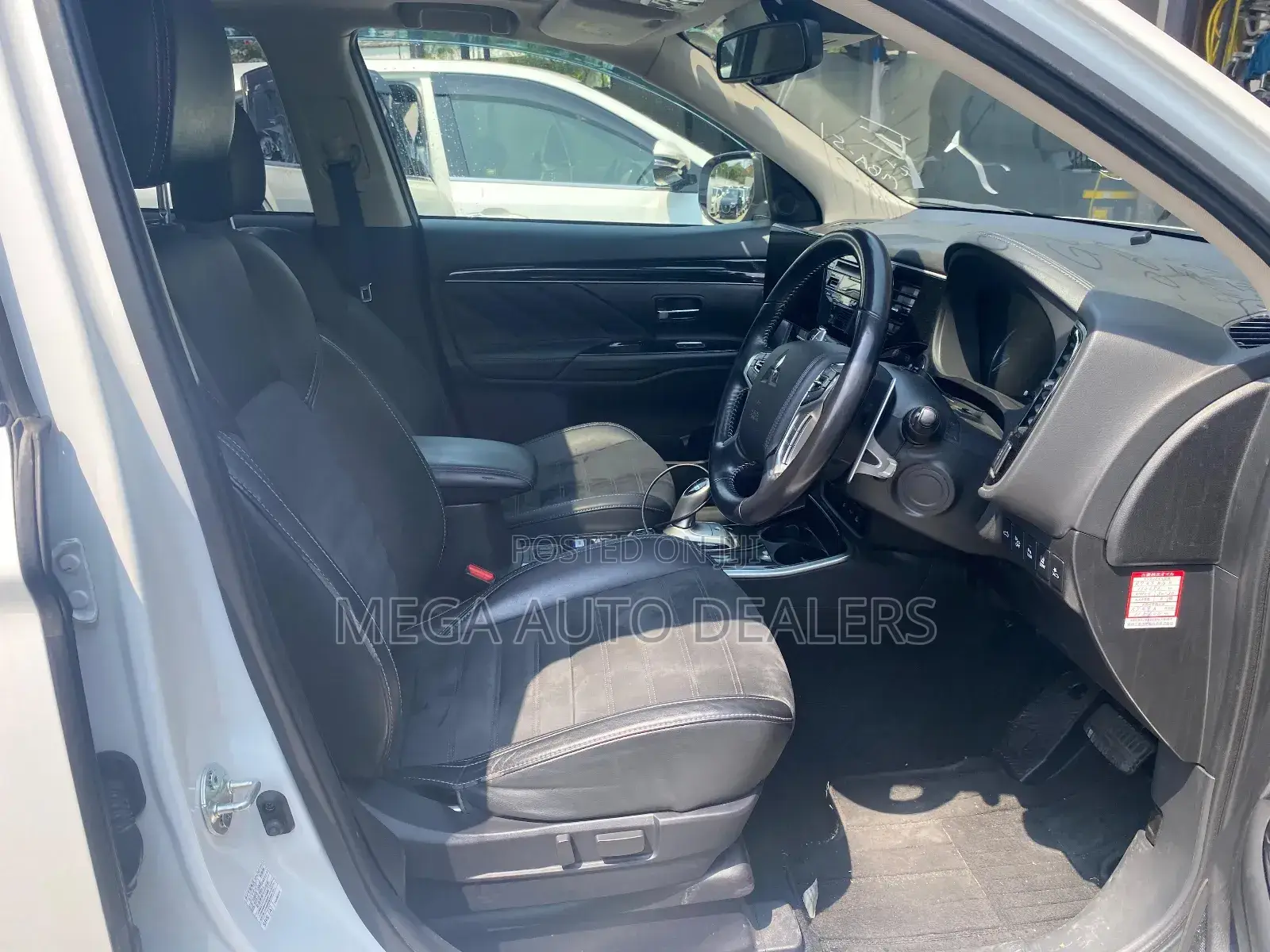 Mitsubishi Outlander 2018 White