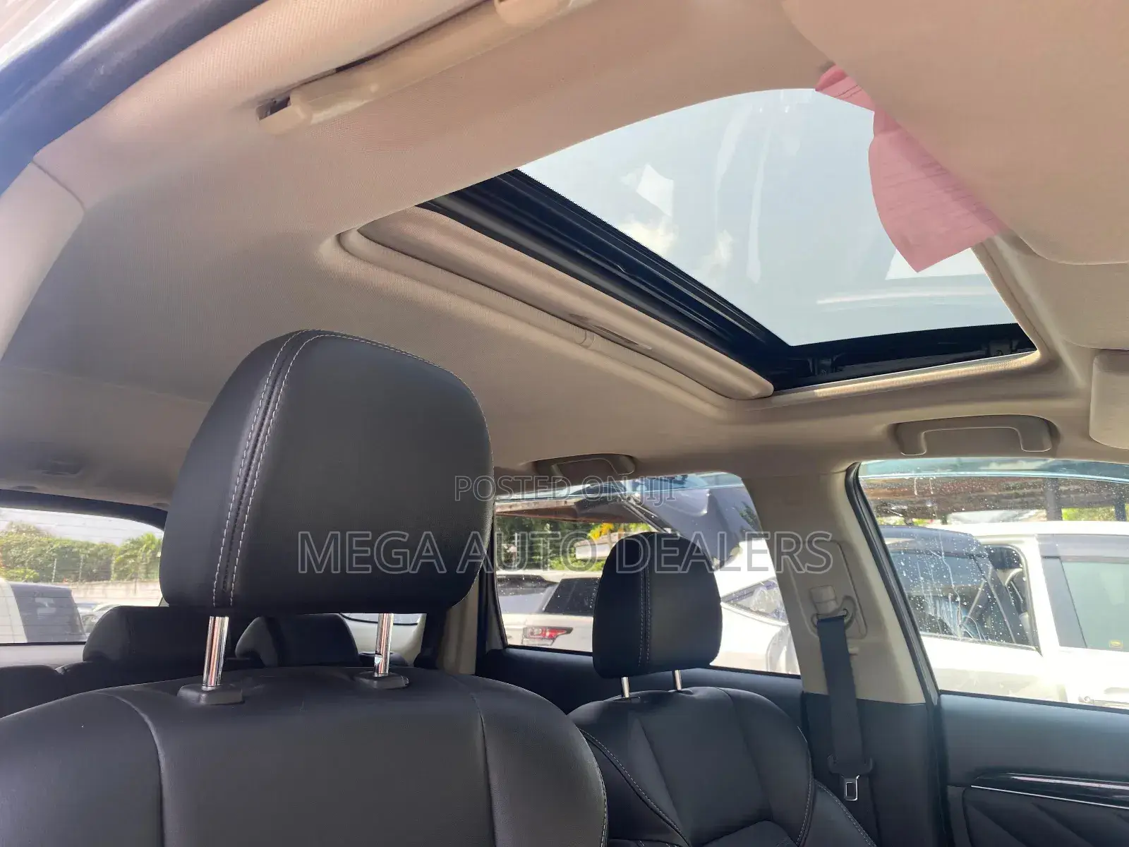 Mitsubishi Outlander 2018 White