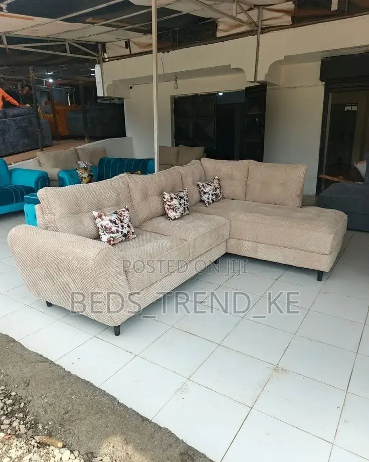 High-End 6 Seater L Seat