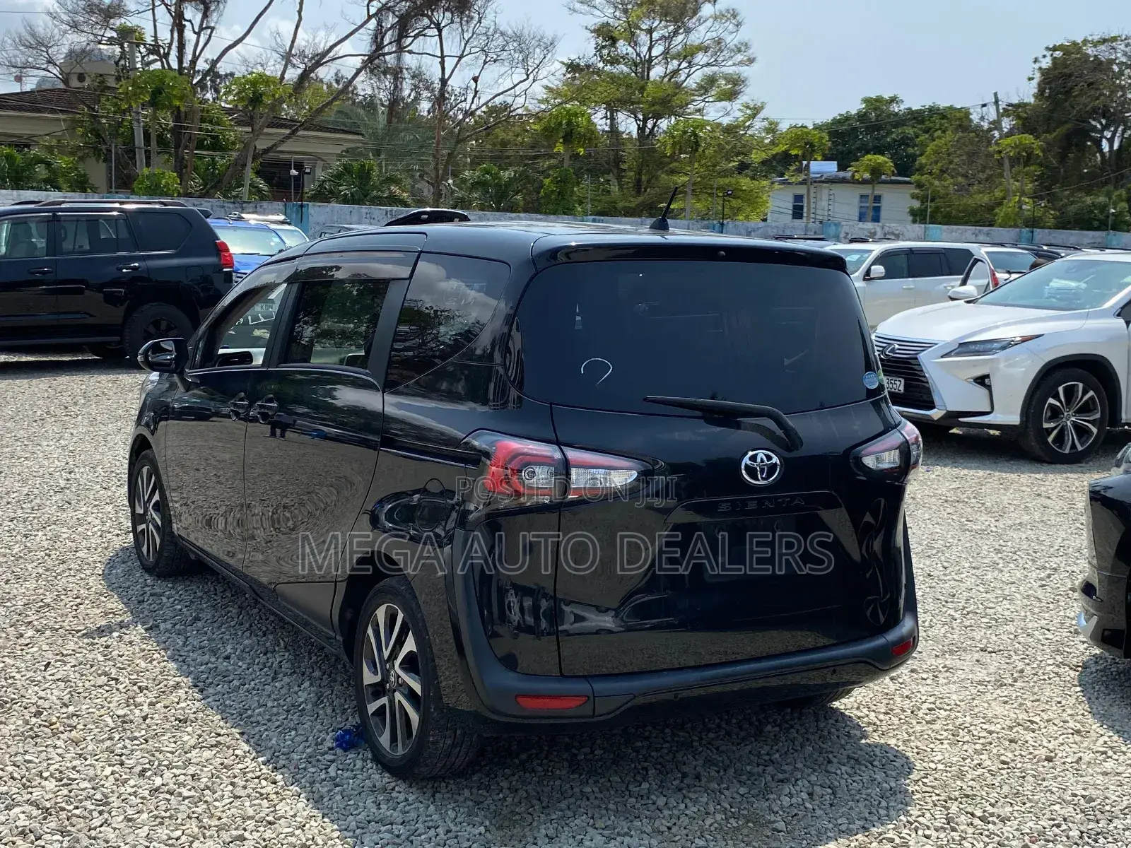 Toyota Sienta 2018 Black
