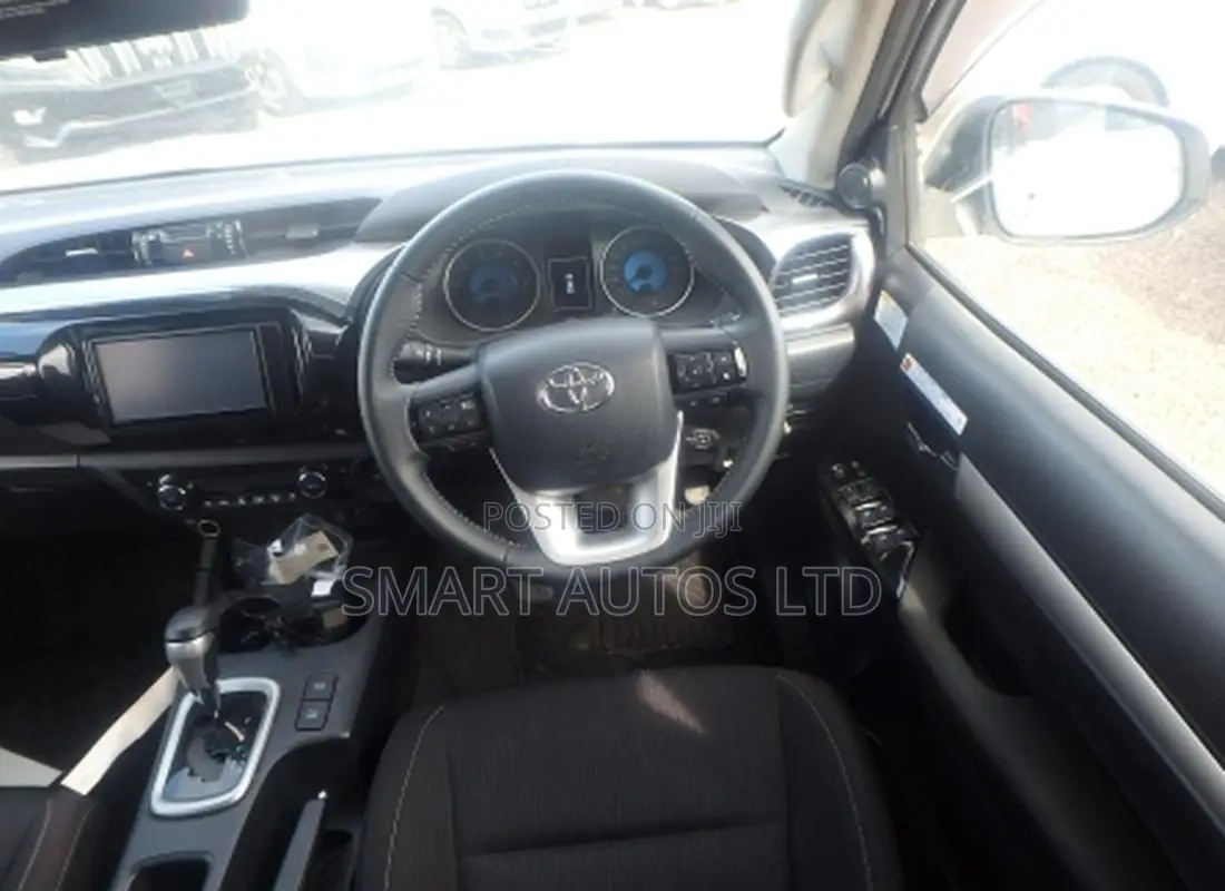 Toyota Hilux 2019 Pearl