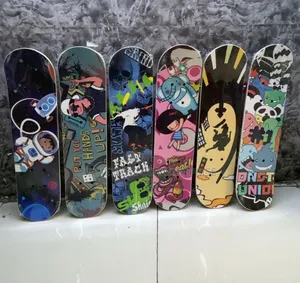 Small Skate Board
Suitable for 10 Years and Below.