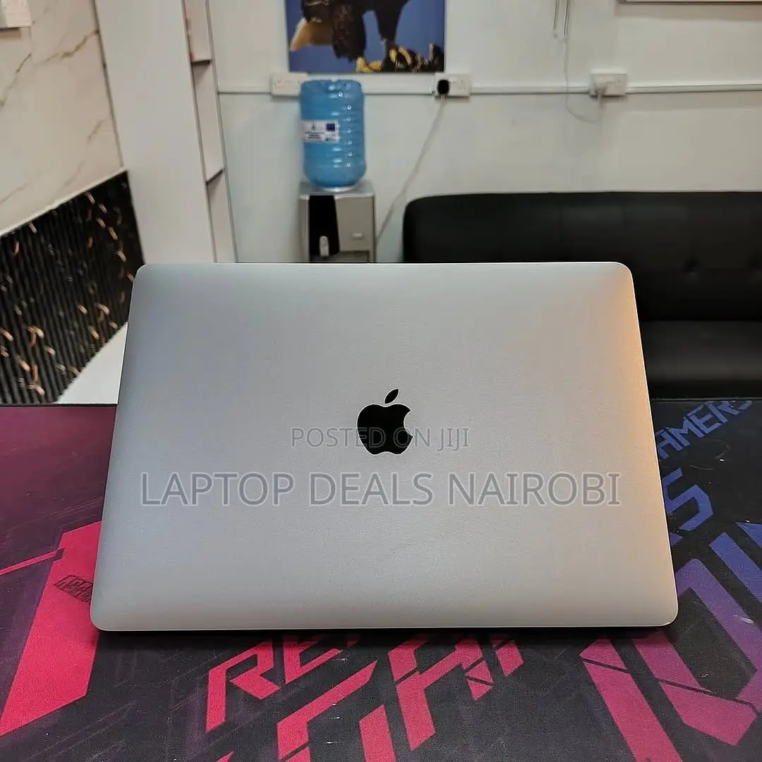 Laptop Apple MacBook Pro 8GB Intel Core i7 SSD 512GB