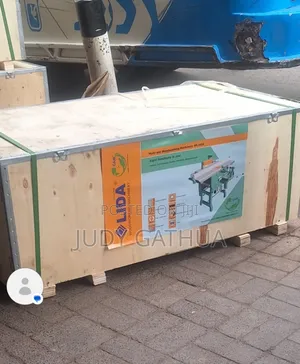 Table Saw Machine