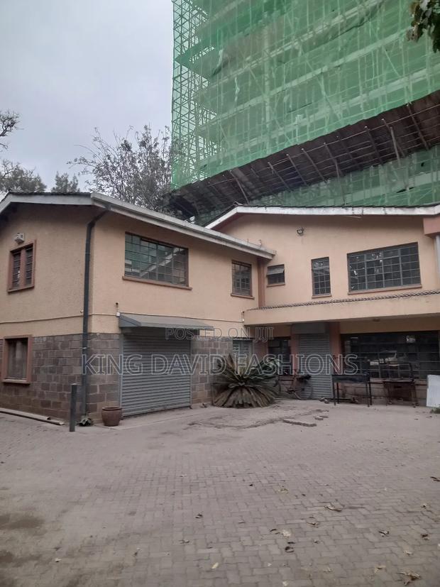 Corner Plot in Kilimani