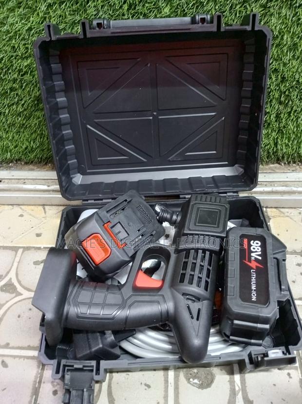Highly Noted Portable Cordless Car Wash 98v