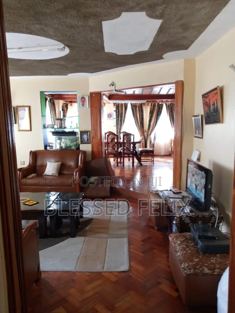 5bdrm Maisonette in Nkoroi for sale