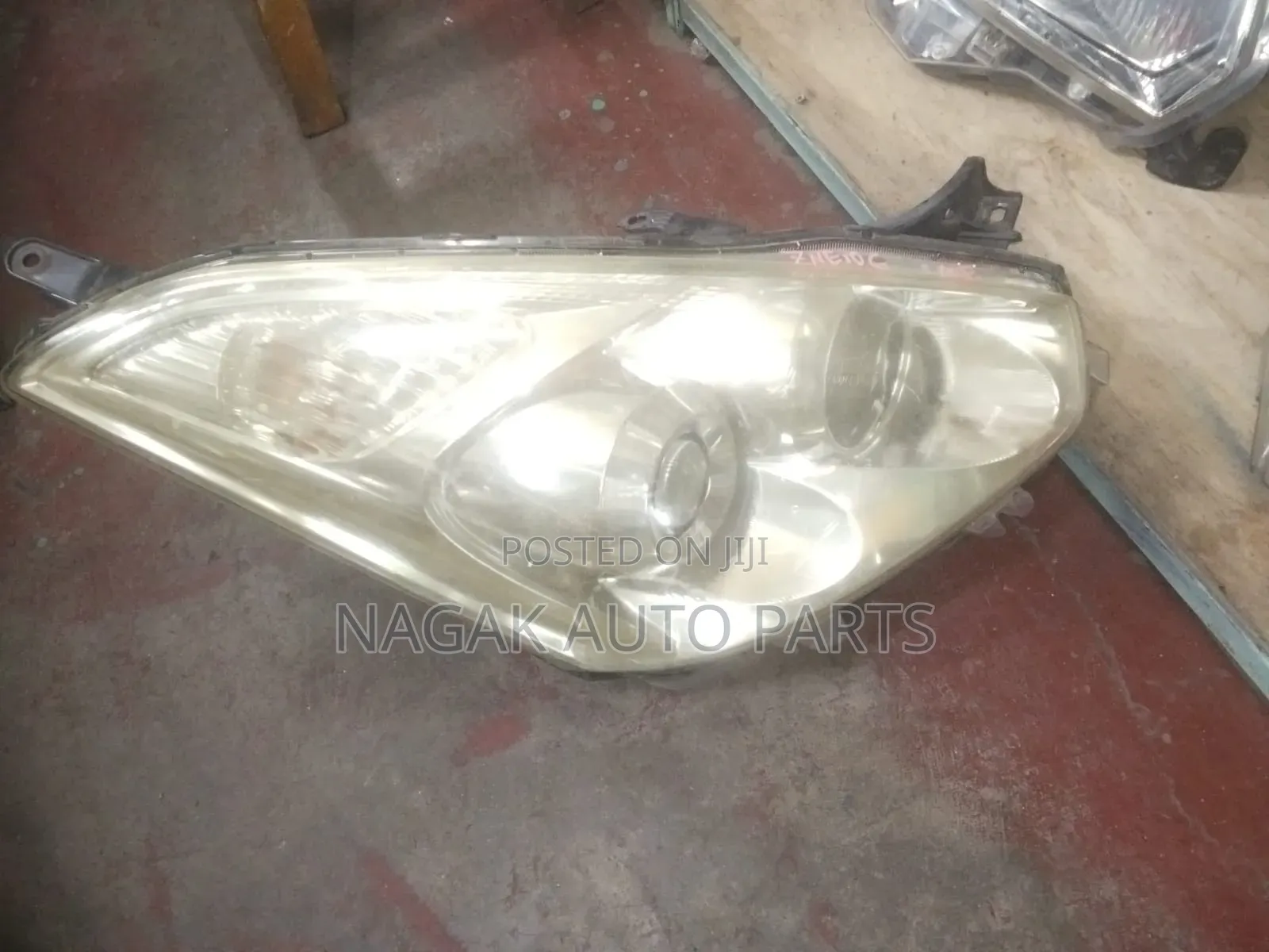Wish 2005-2008 Non Xenon Headlight