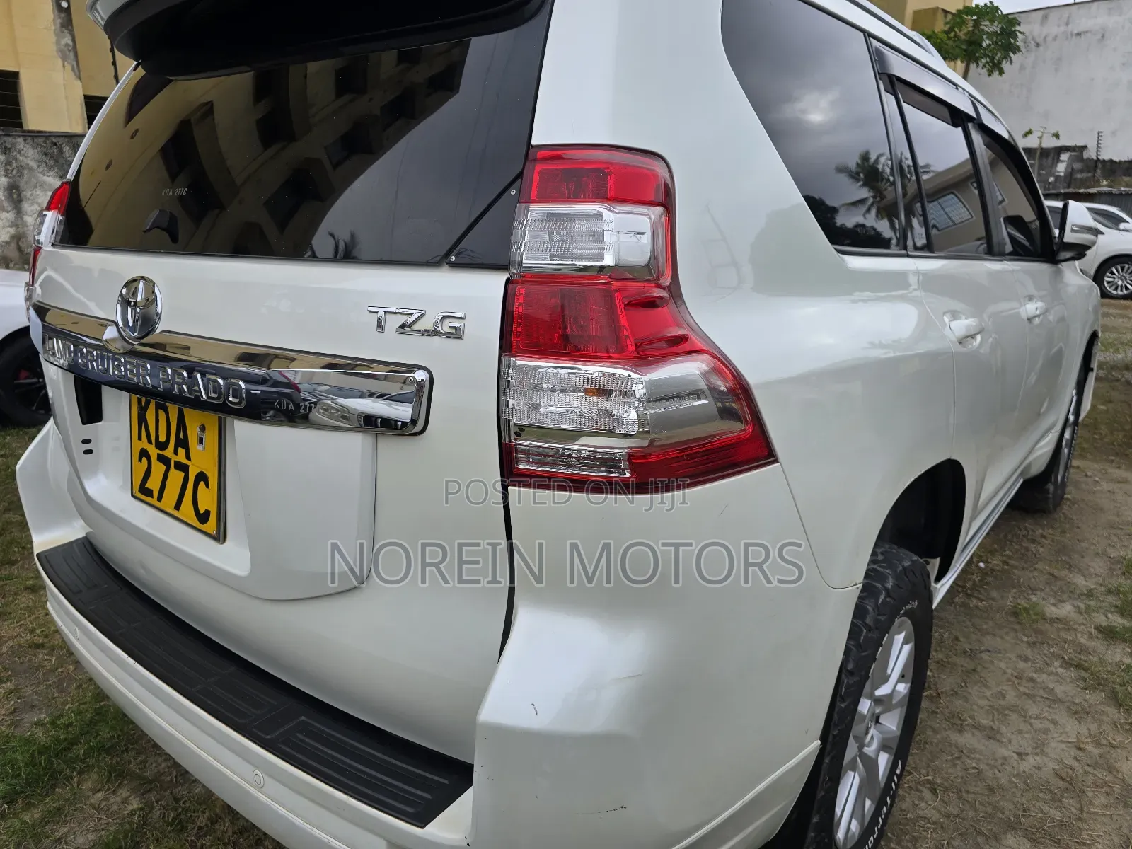 Toyota Land Cruiser Prado 2014 White
