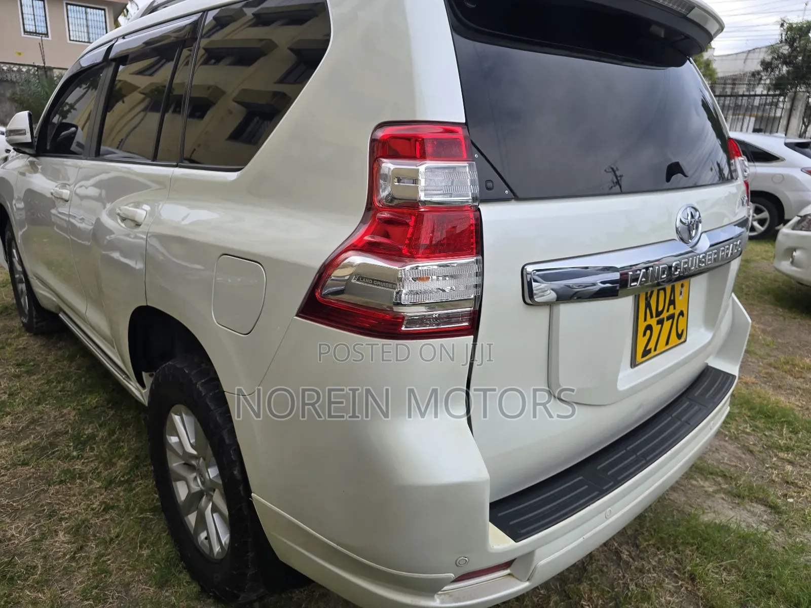 Toyota Land Cruiser Prado 2014 White