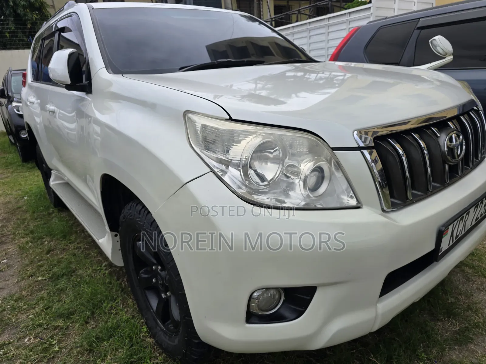 Toyota Land Cruiser Prado 2012 White