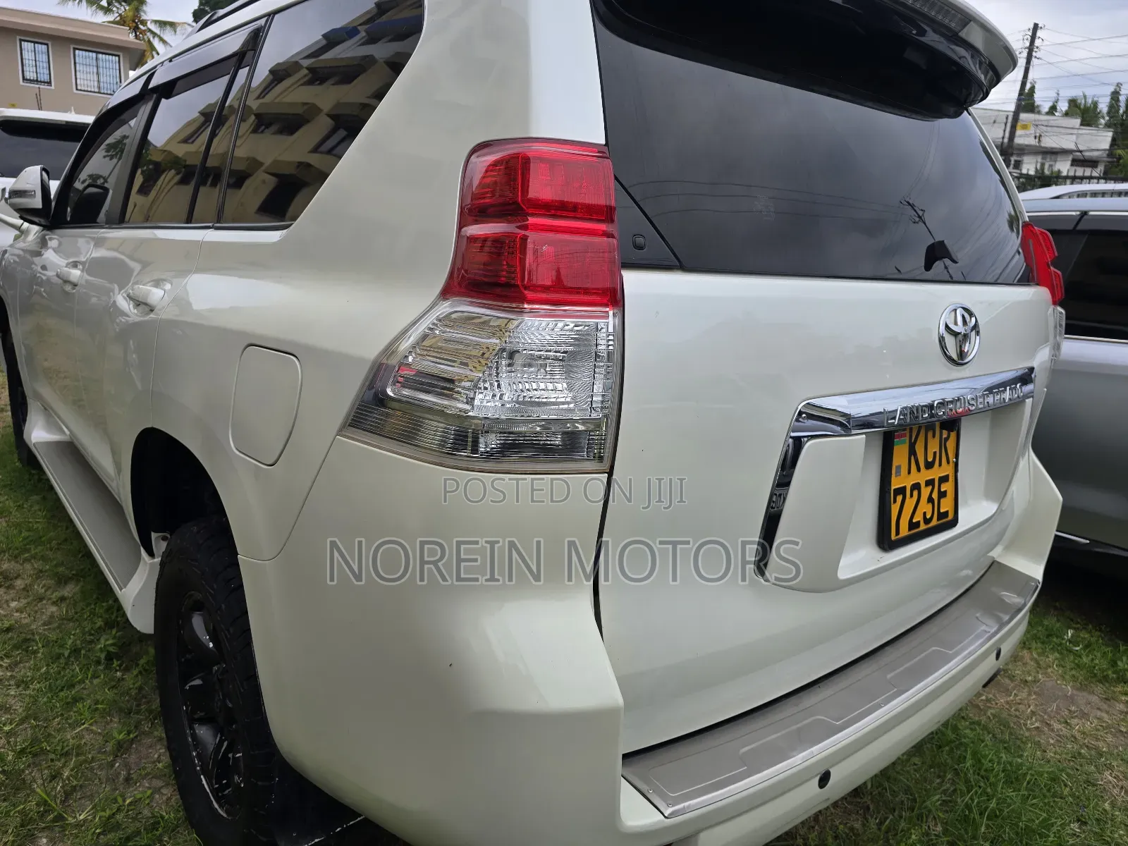 Toyota Land Cruiser Prado 2012 White
