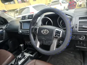Toyota Land Cruiser Prado 2017 White