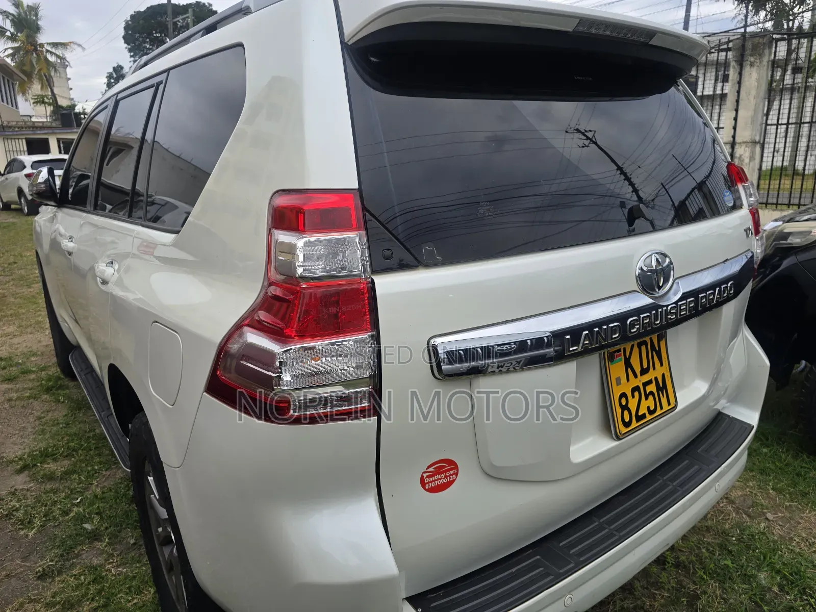 Toyota Land Cruiser Prado 2017 White