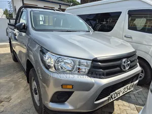 Toyota Hilux 2021 Silver