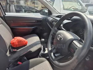 Toyota Hilux 2021 Silver