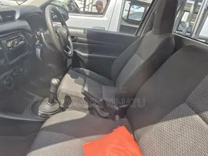 Toyota Hilux 2021 Silver