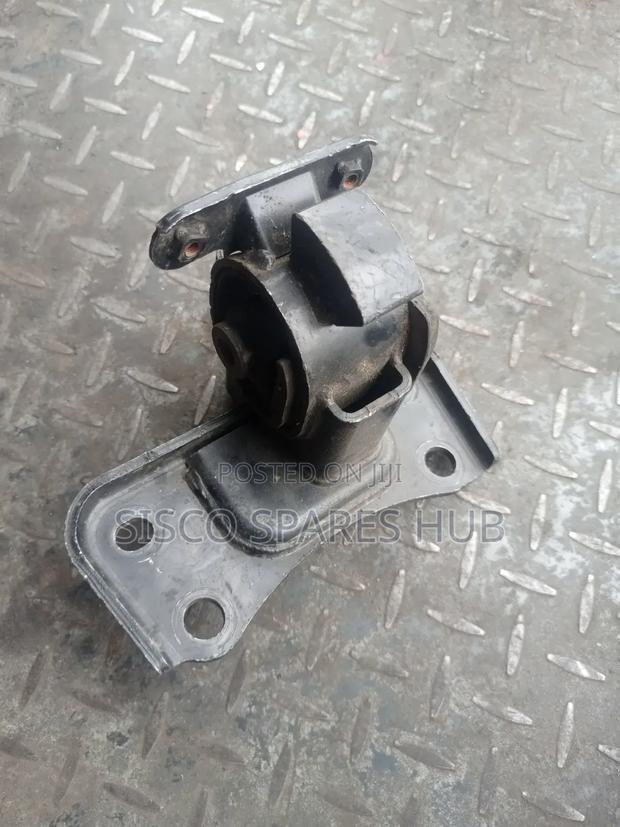 Gear Box Mounting Rav4/Vanguard