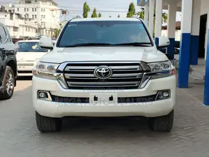 Toyota Land Cruiser 2019 White