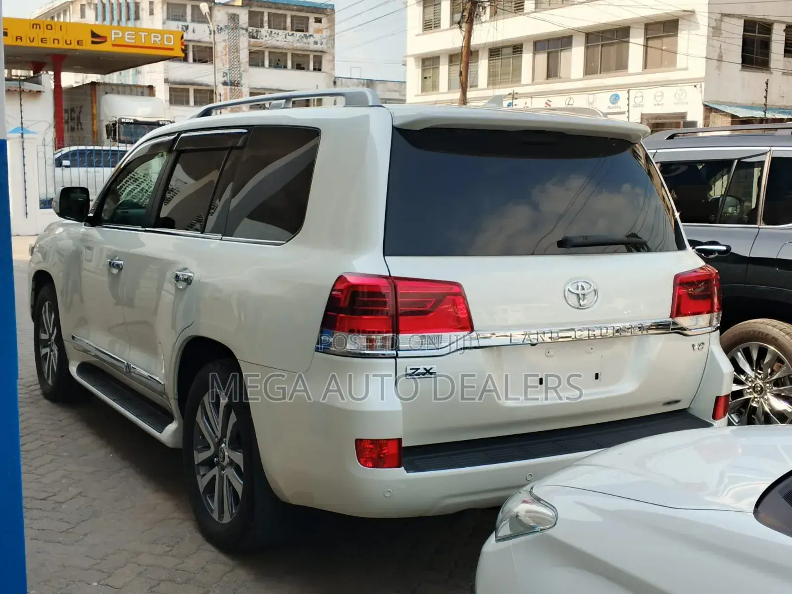 Toyota Land Cruiser 2019 White