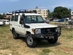 Toyota Land Cruiser 2018 White