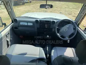 Toyota Land Cruiser 2018 White