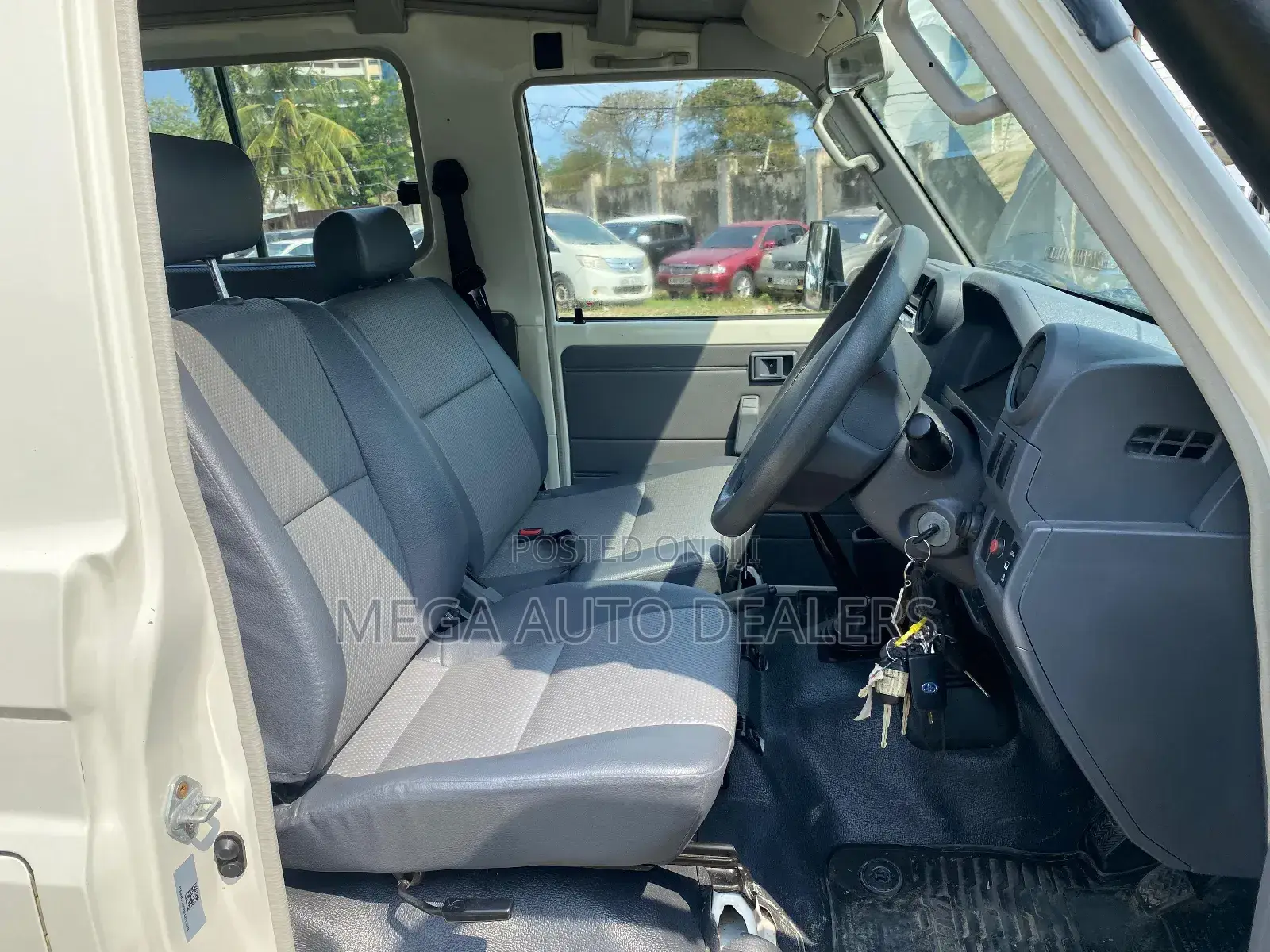 Toyota Land Cruiser 2018 White