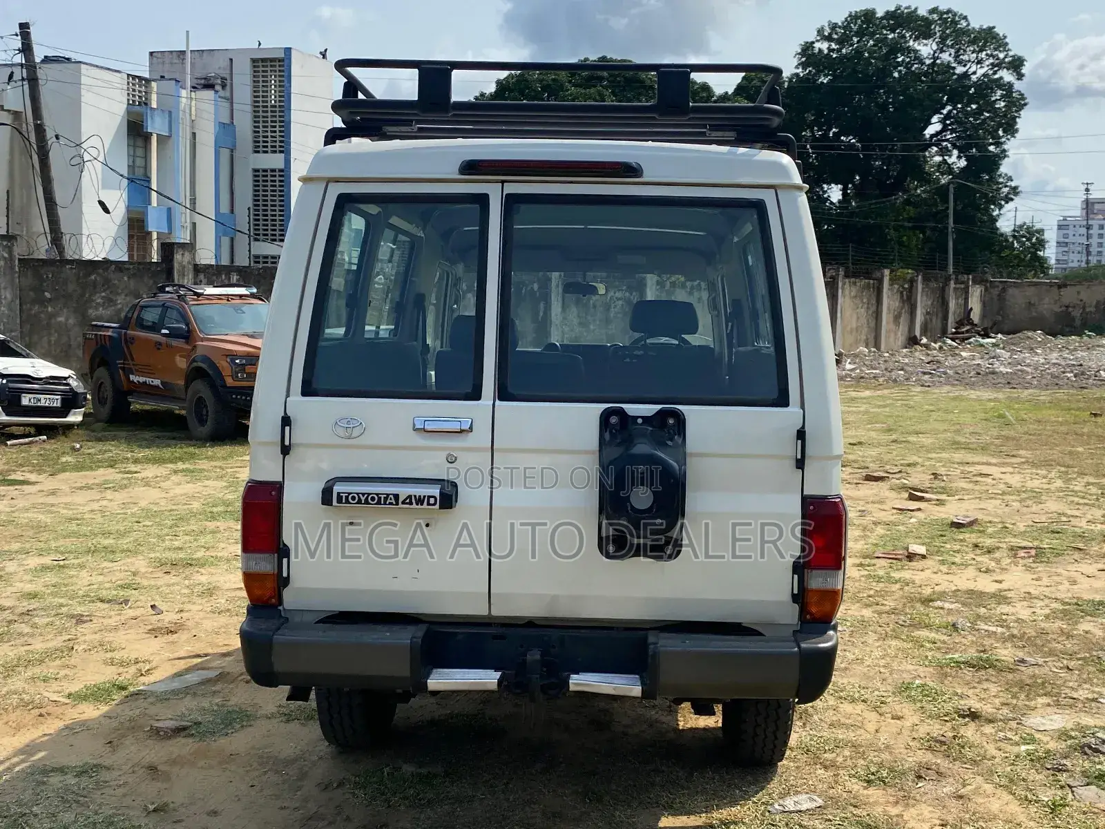 Toyota Land Cruiser 2018 White