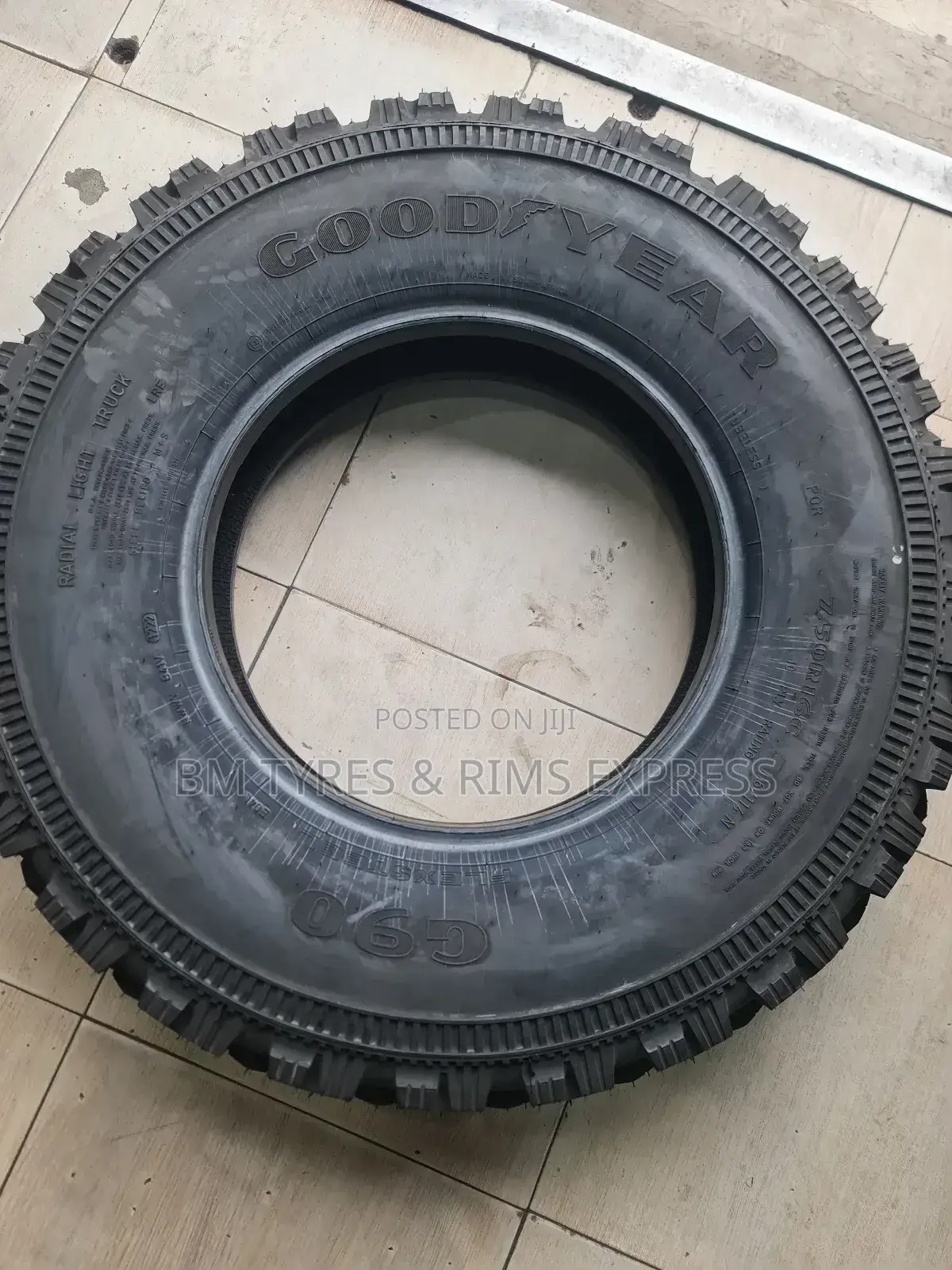 750 R16 Goodyear.
