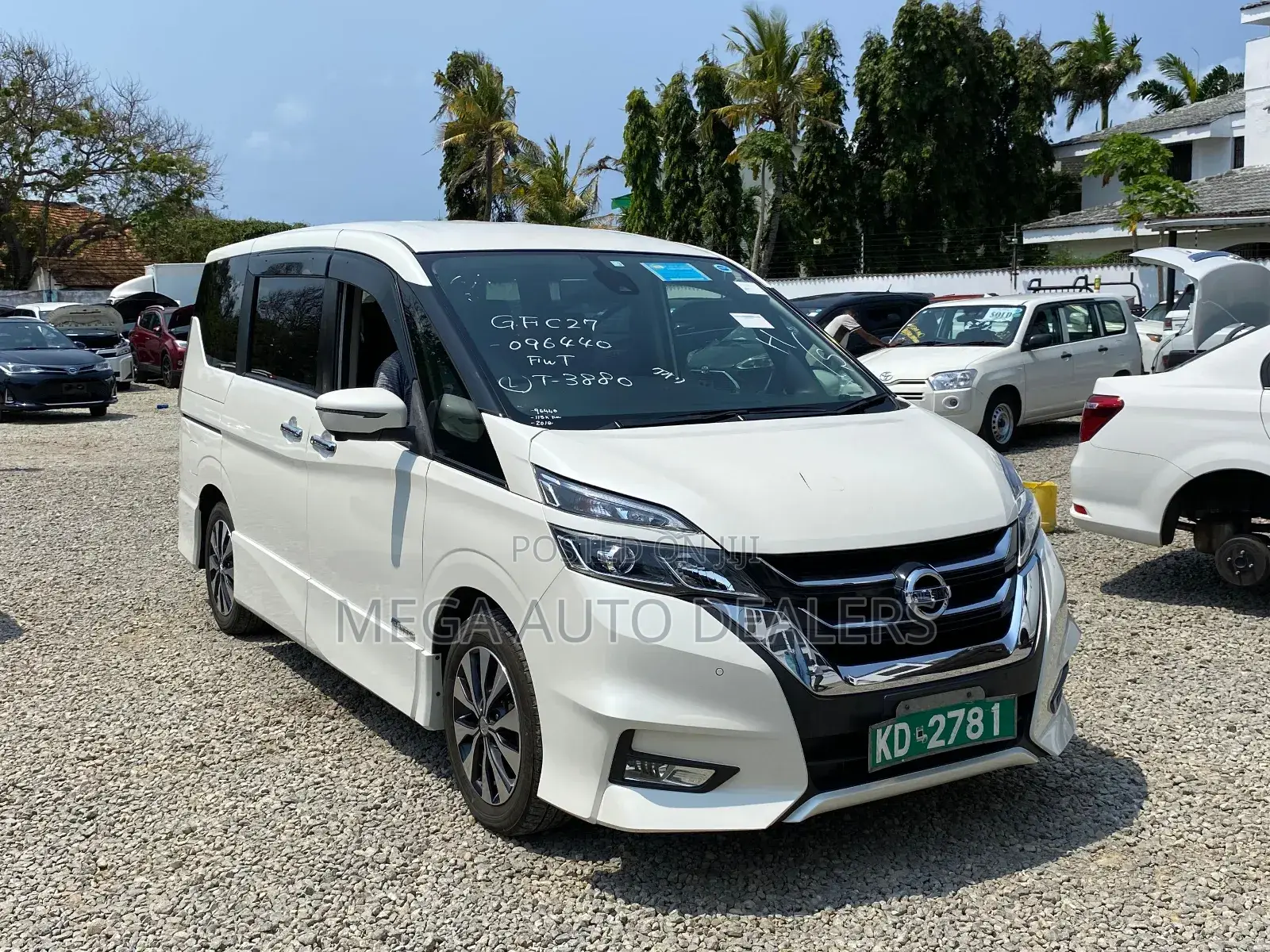Nissan Serena 2019 White