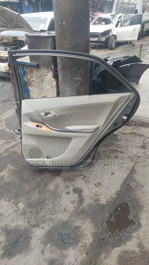 Rear Door Premio 260/265 Rh