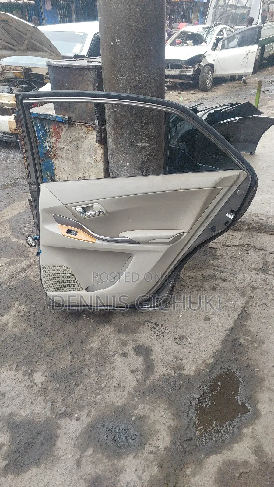 Rear Door Premio 260/265 Rh