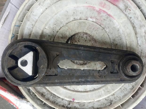 Gear Box Mounting Tiida