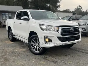 Toyota Hilux Workmate 4x4 2017 White