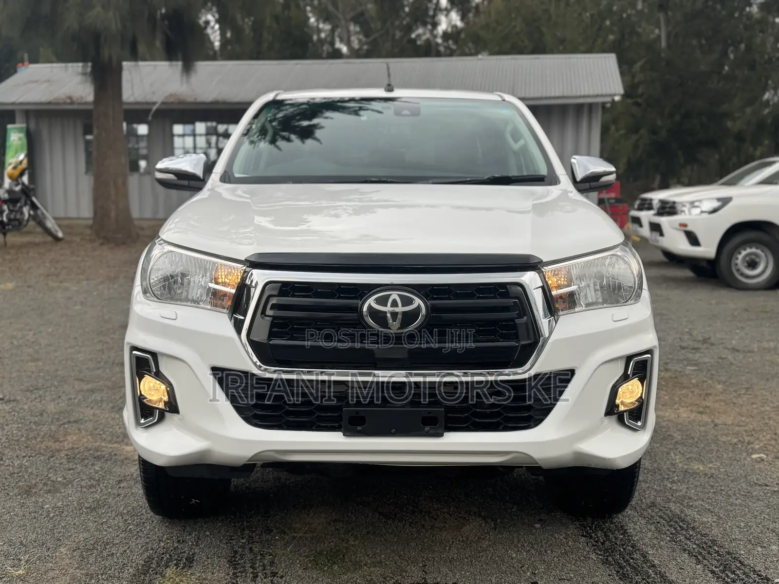 Toyota Hilux Workmate 4x4 2017 White