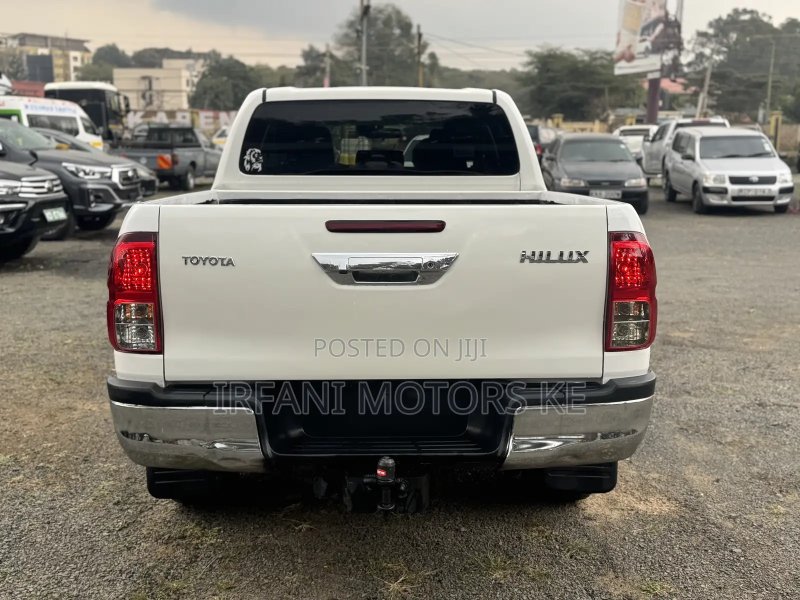 Toyota Hilux Workmate 4x4 2017 White