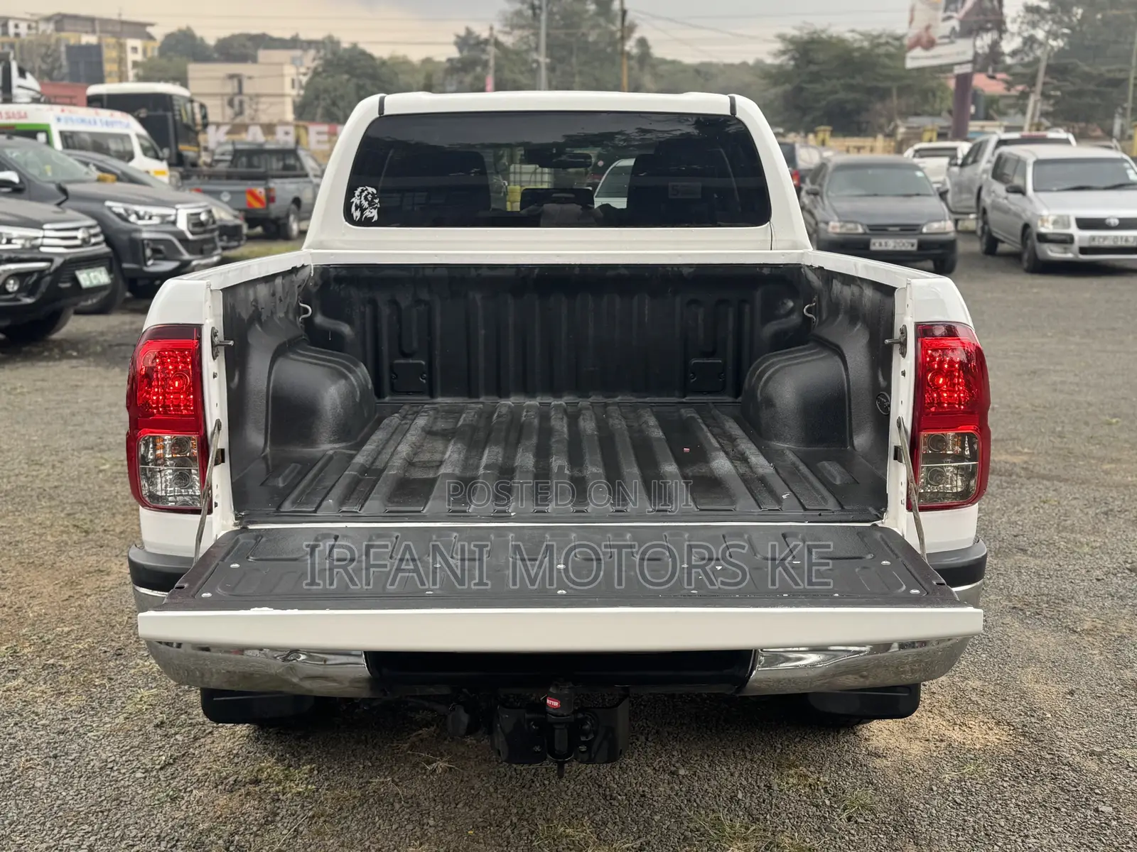 Toyota Hilux Workmate 4x4 2017 White