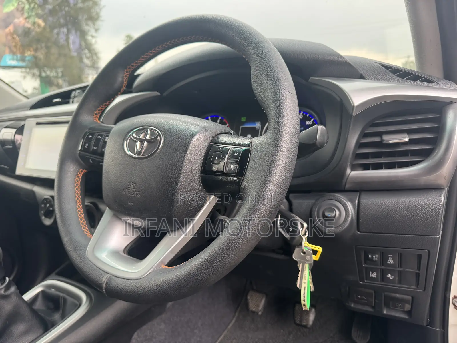 Toyota Hilux Workmate 4x4 2017 White